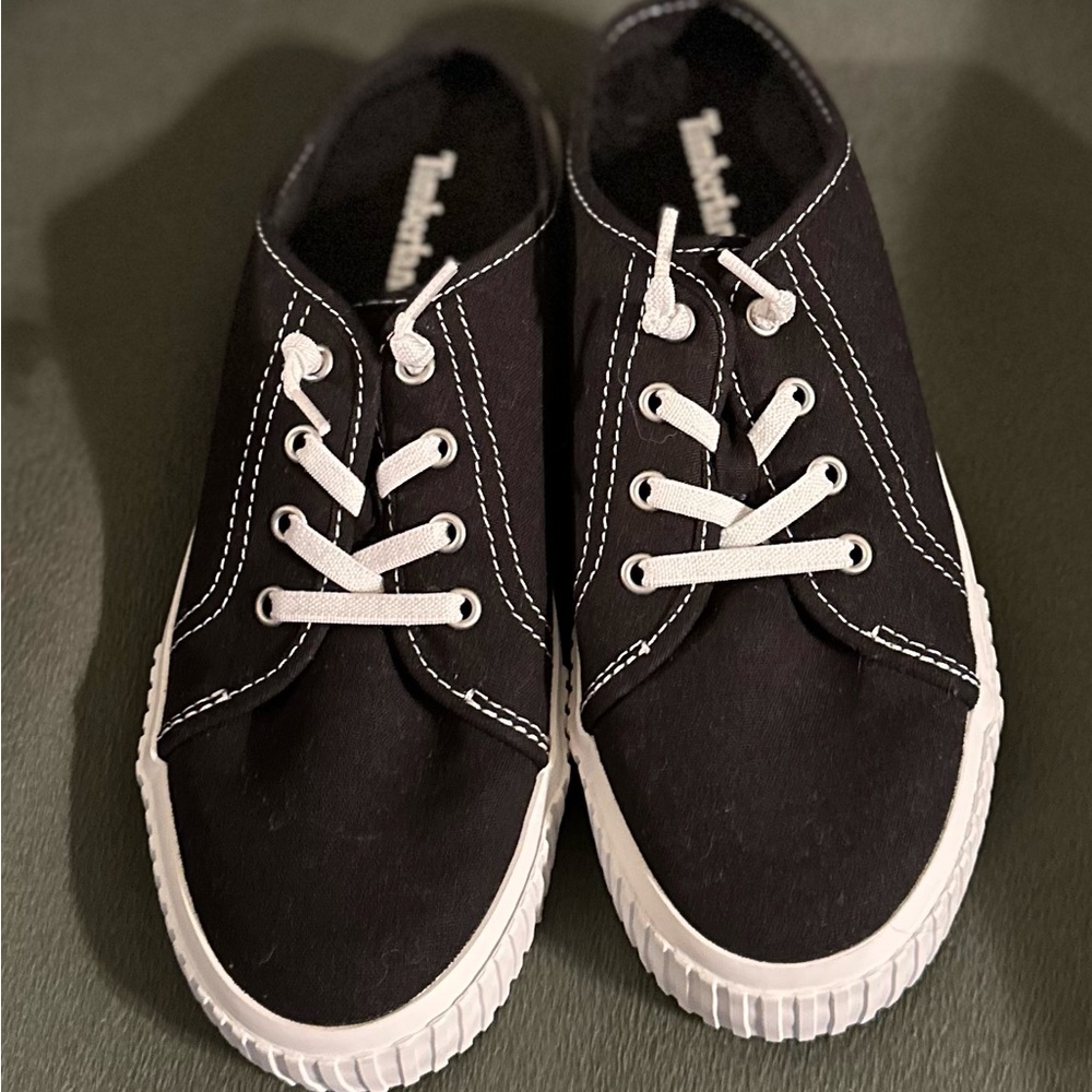 BRAND NEW • Timberland mules • size 6.5 women